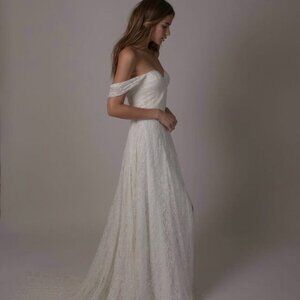 Sarah Seven Size 2 Wedding Dress